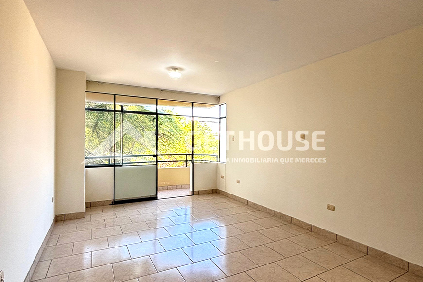SE VENDE DEPARTAMENTO EN 4TO PISO FRENTE A PARQUE | URB. SANTA MARIA DEL PINAR 
