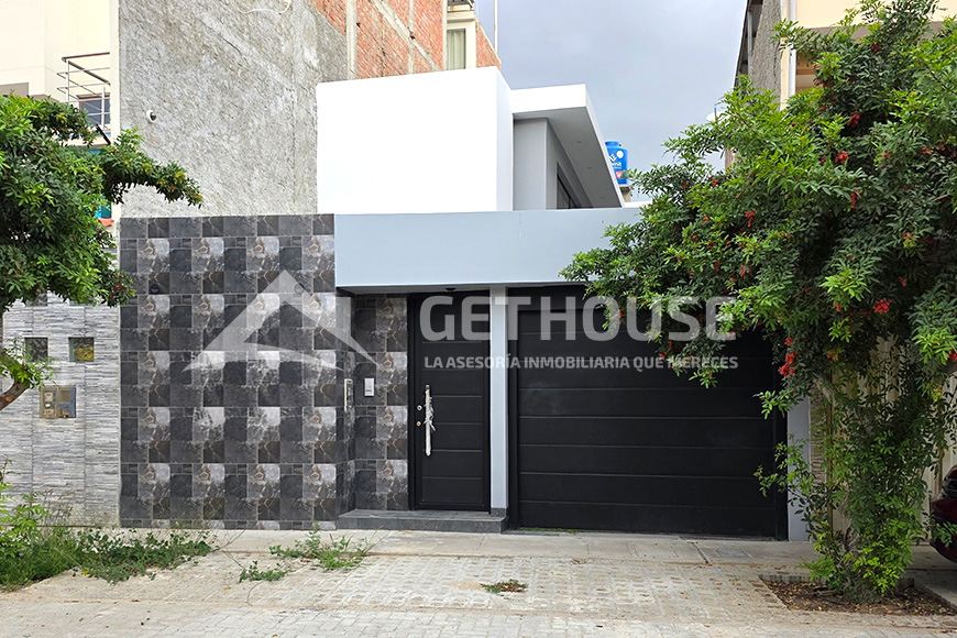 SE VENDE HERMOSA CASA DE ESTRENO DE 2 PISOS | URB. BOULEVARD PARK PLAZA 